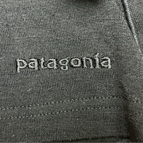 Patagonia base layer tee - Picture 2 of 3
